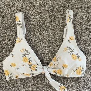 Hollister bikini top size xs - white with yellow floral